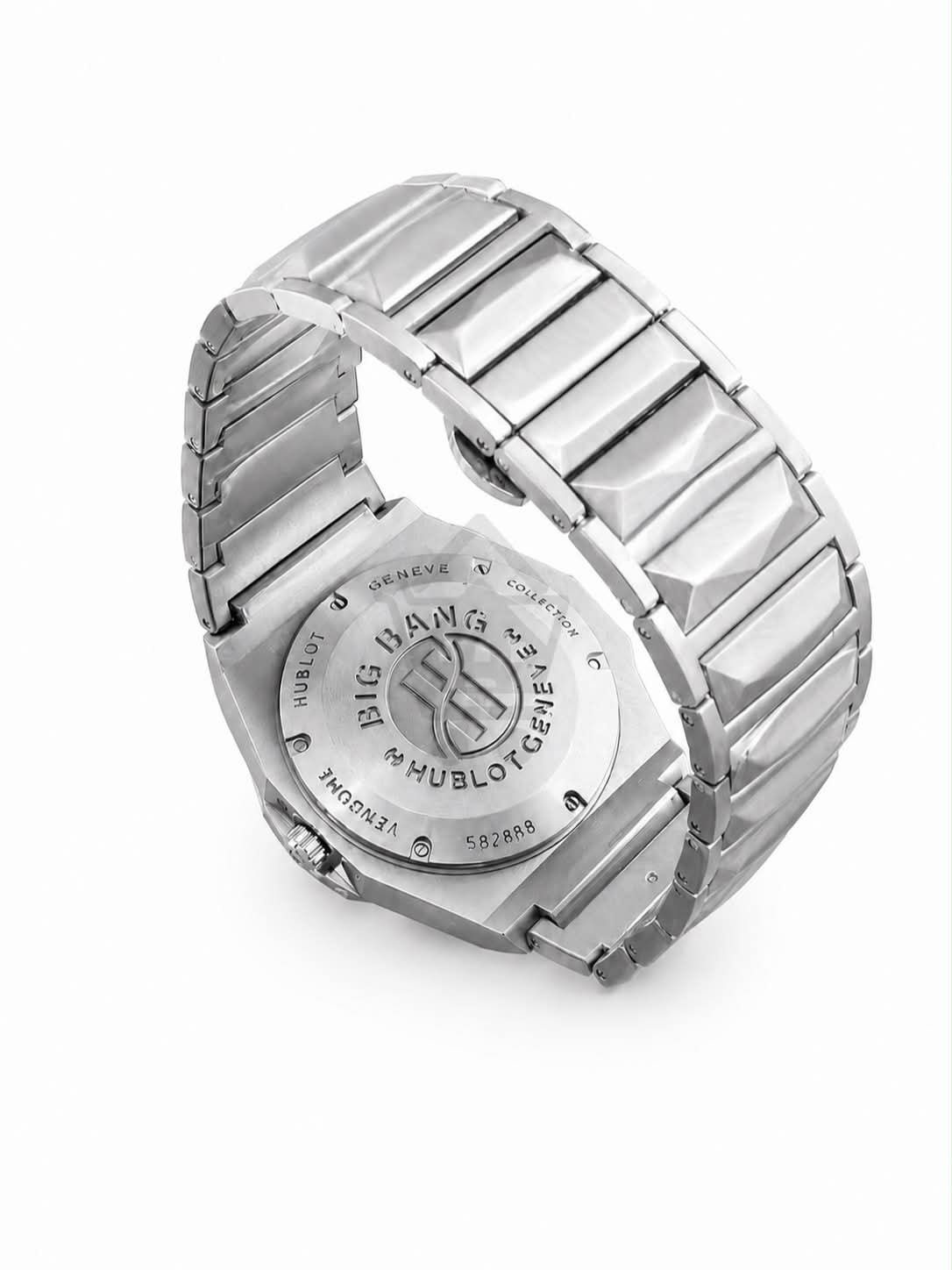 Men’s silver skeleton dial watch with stainless steel metal bracelet